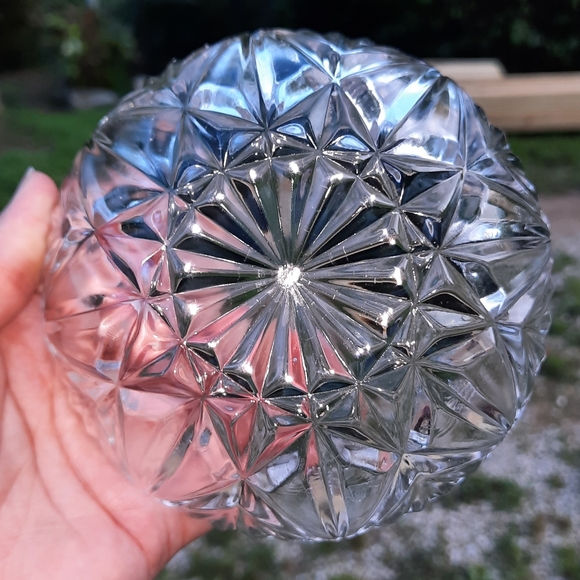 ~{Unbranded}~ Set of 4 scalloped design desert bowls. - Picture 6 of 6